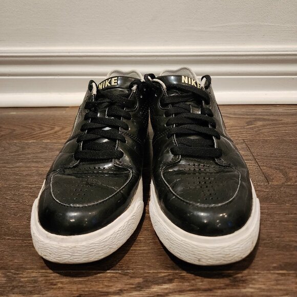 Nike - Men Black Shiny Sneaker - Picture 2 of 6